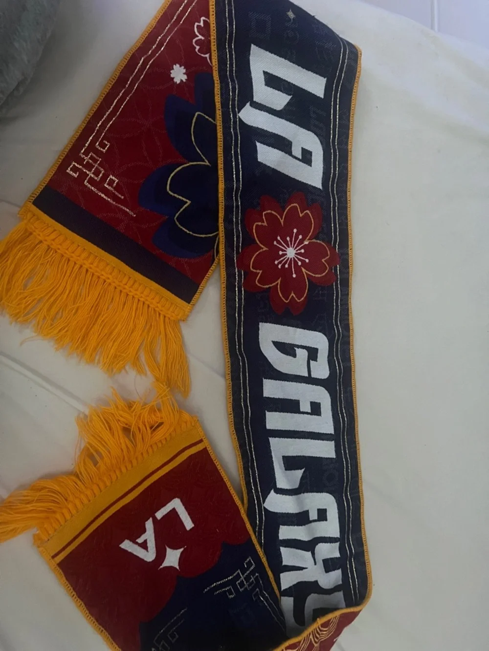 Red Floral Fringe LA Galaxy scarf - Picture 4 of 5